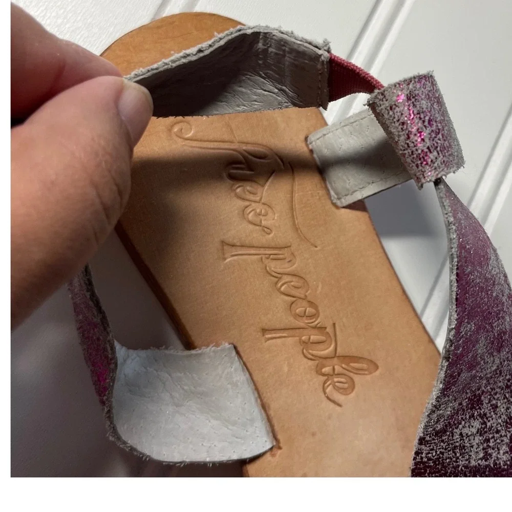 Free People Under Wraps Sandals Metallic Pink Distressed Leather Toe Loop 39